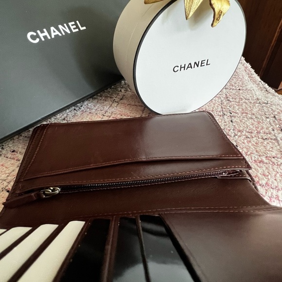 CHANEL LAMBSKIN WALLET ~ NWT ~ PRICE IS FIRM🌹 - Picture 7 of 13